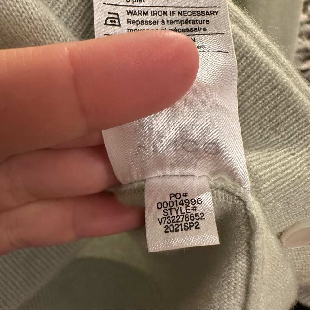 Vince 100% Cashmere Buttoned Cardigan Celery Green Size XL - Picture 7 of 8